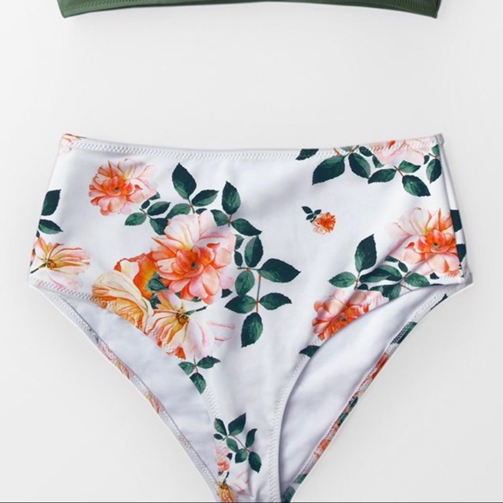 Brand new! Highwaisted floral bikini bottoms